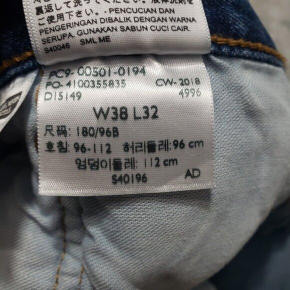 Levi s 501 Jeans Mens 38x32 Blue Button Fly Straight Leg Denim Medium Wash - Picture 5 of 10